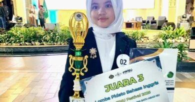 Siswa MINU KH Mukmin Juara Termuda Lomba Pidato Bahasa Inggris GEN-ZINU Festival 2026