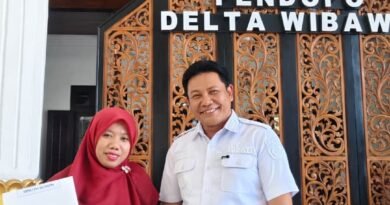 MINU KH Mukmin Sidoarjo Terima Penghargaan Madrasah Adiwiyata Tahun 2026 dari Bupati Sidoarjo Bapak Subandi.